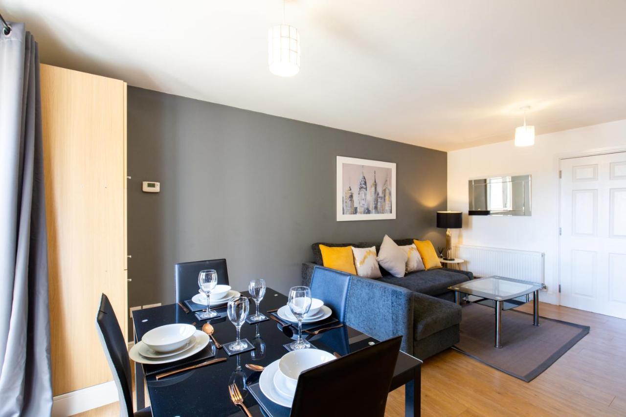 Velvet 1-Bedroom Apartment, Clockhouse, Ходдесдон Экстерьер фото